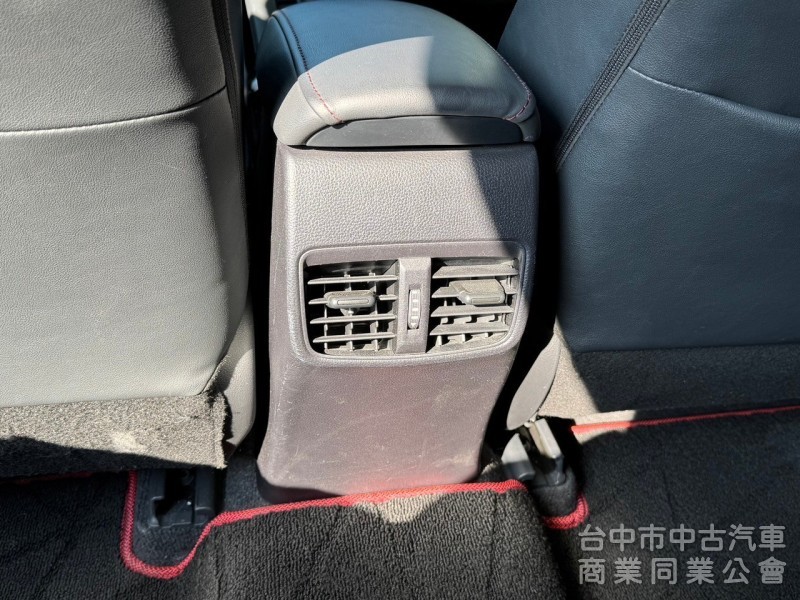 2020 GR Altis 油電 跑九萬