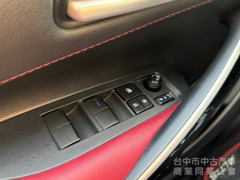 2020 GR Altis 油電 跑九萬