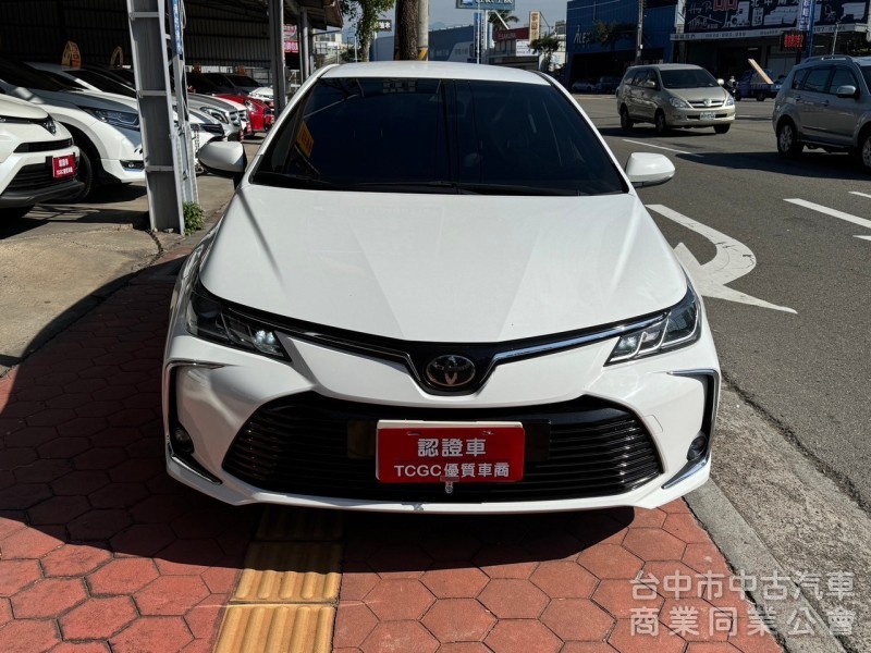 2022 Altis 1.8 尊爵 跑八萬 免鑰匙