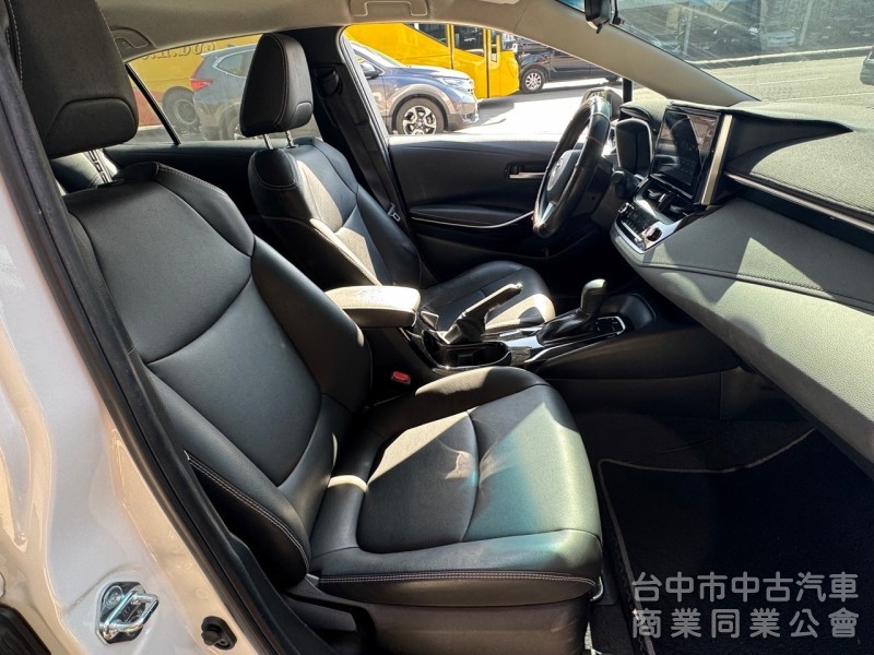 2022 Altis 1.8 尊爵 跑八萬 免鑰匙