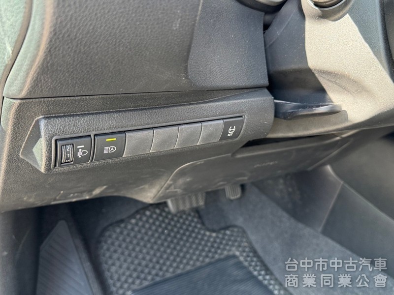 2022 Altis 1.8 尊爵 跑八萬 免鑰匙