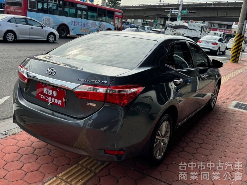 2015 Altis 1.8 S+ 跑六萬