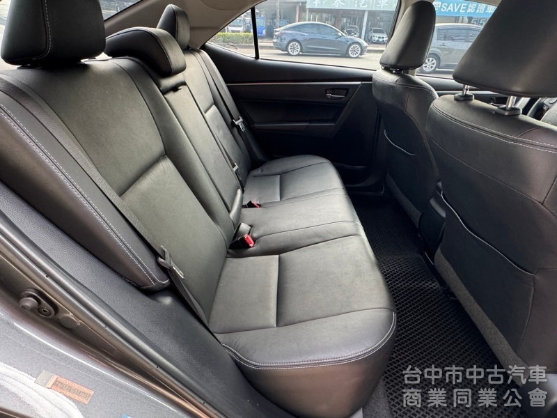 2015 Altis 1.8 S+ 跑六萬