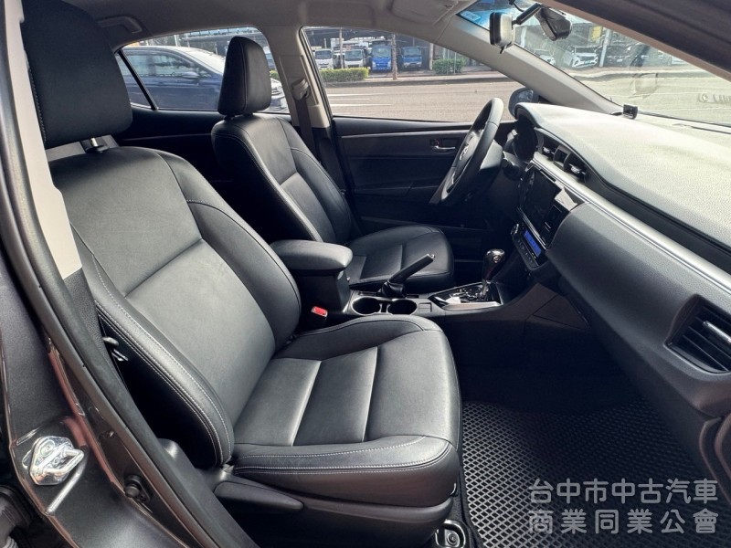 2015 Altis 1.8 S+ 跑六萬