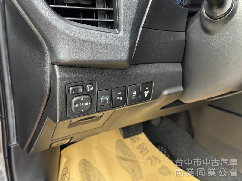 2015 Altis 1.8 S+ 跑六萬