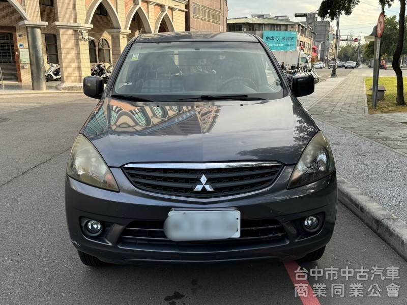 2013 Zinger 2.4 自排 跑十八萬