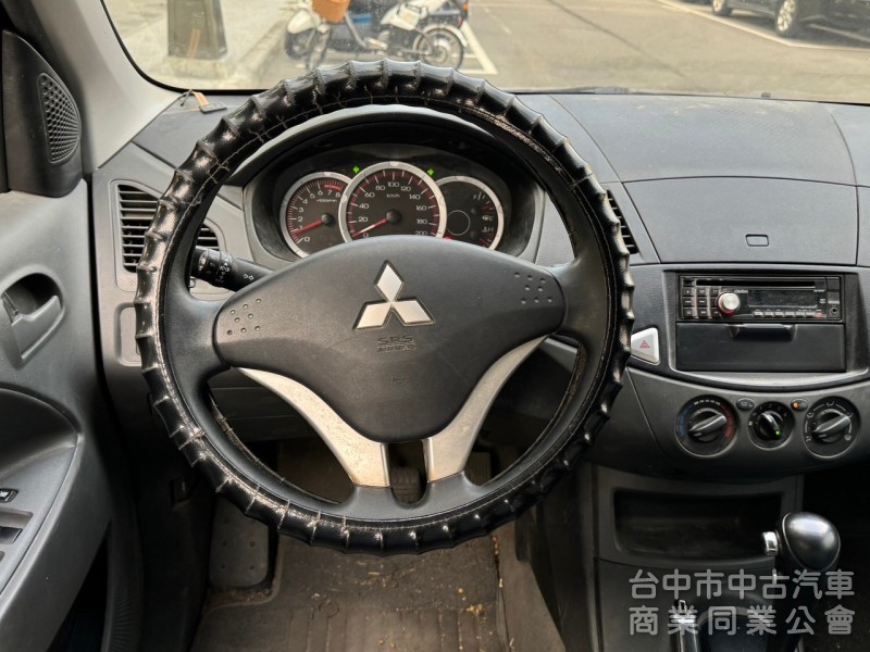 2013 Zinger 2.4 自排 跑十八萬