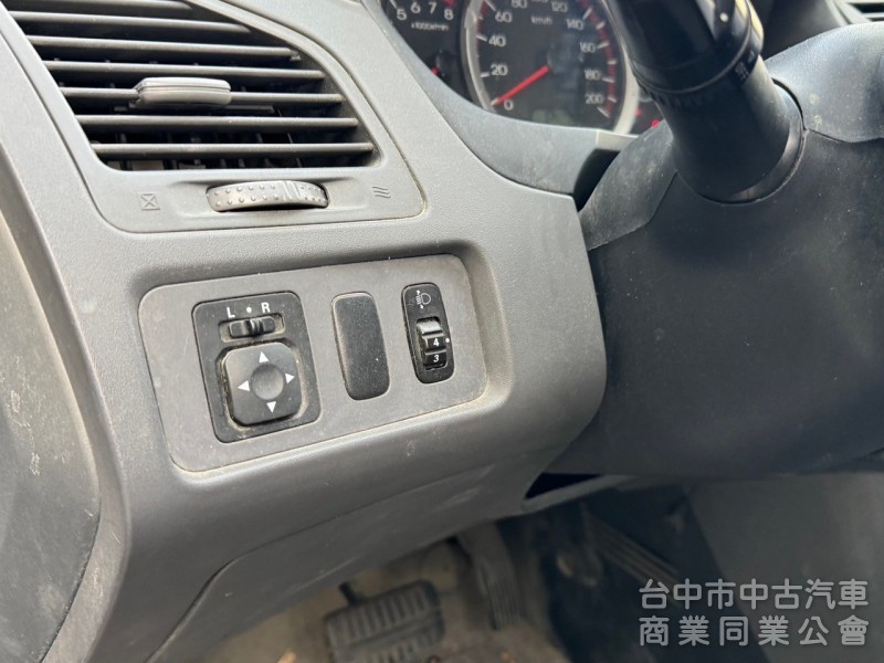 2013 Zinger 2.4 自排 跑十八萬