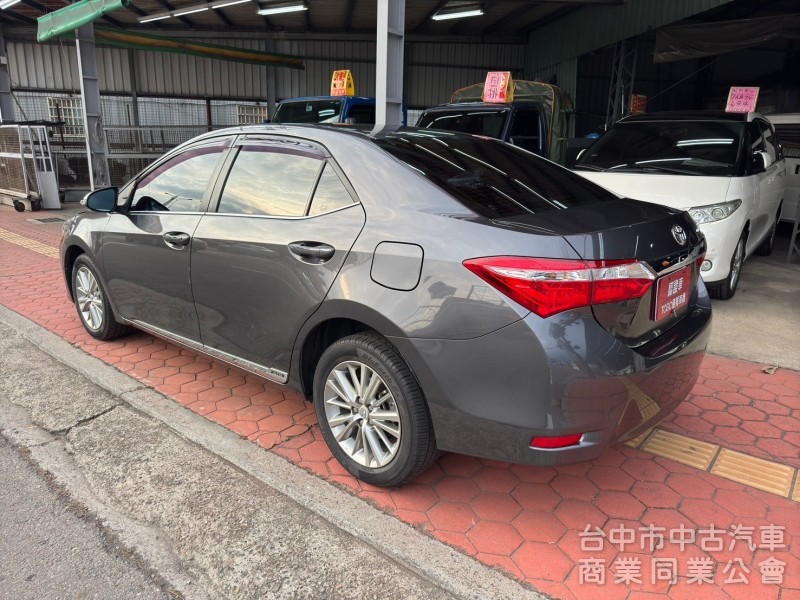 2016 altis 1.8 S+ 跑三萬