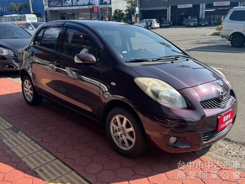 2012 Yaris 1.5 跑十五萬