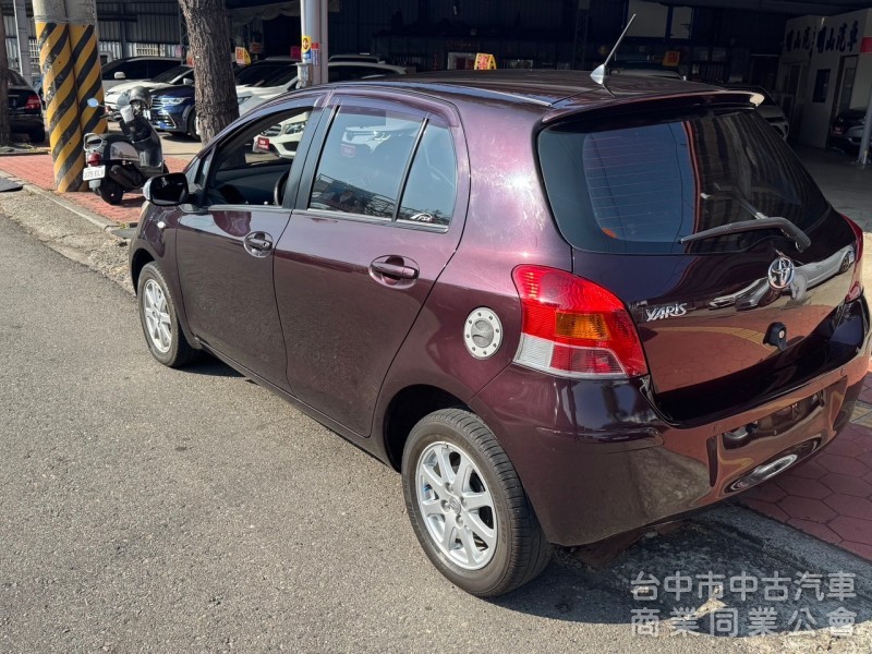 2012 Yaris 1.5 跑十五萬