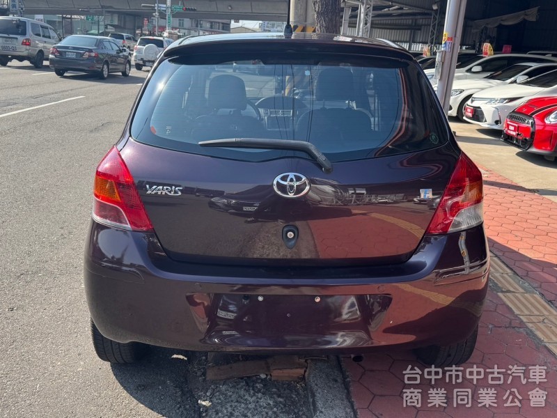 2012 Yaris 1.5 跑十五萬