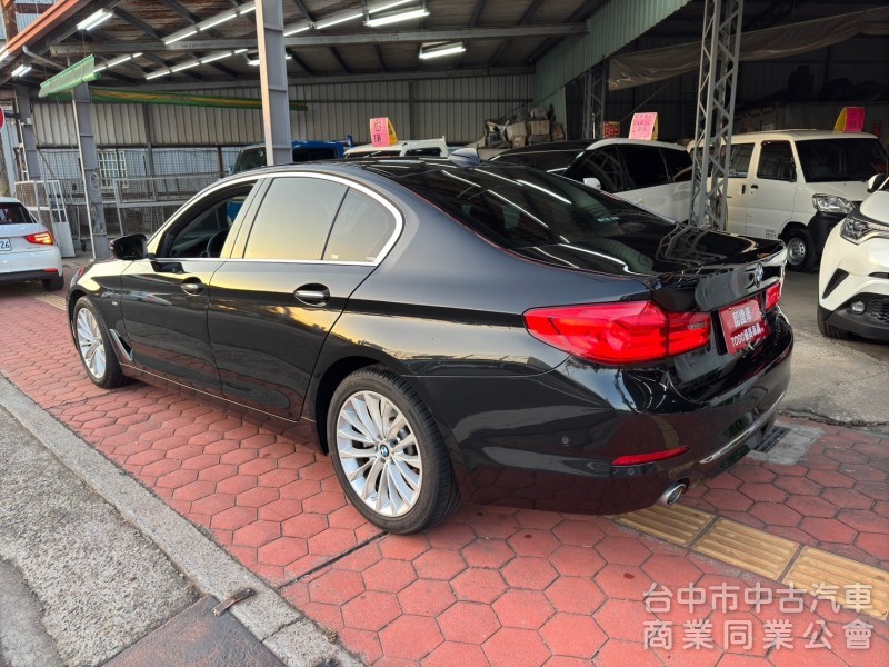 2017 BMW 520i 總代理 跑十二萬公里