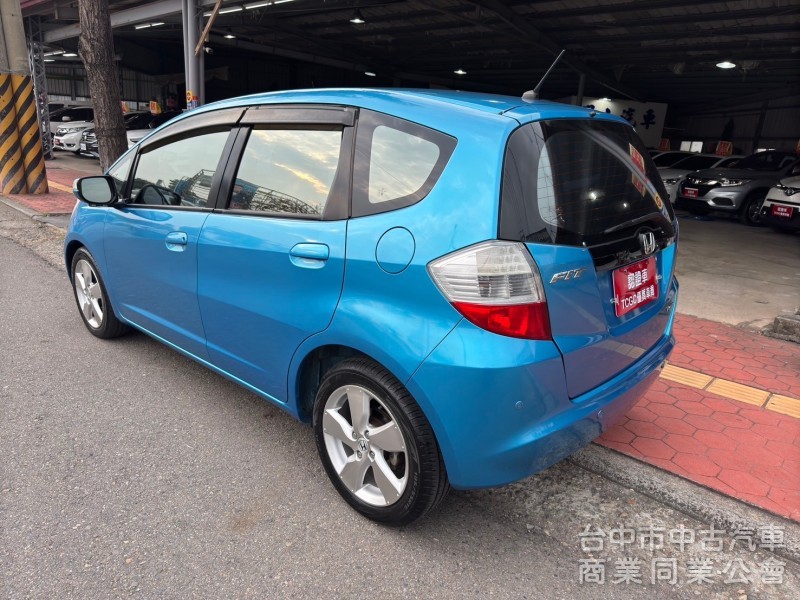 2009 FIT VTIS 跑十三萬