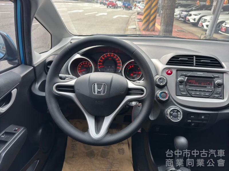 2009 FIT VTIS 跑十三萬