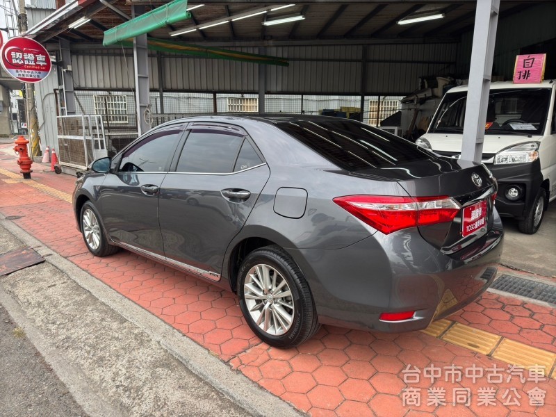 2016 Altis 1.8 S+ 跑三萬公里