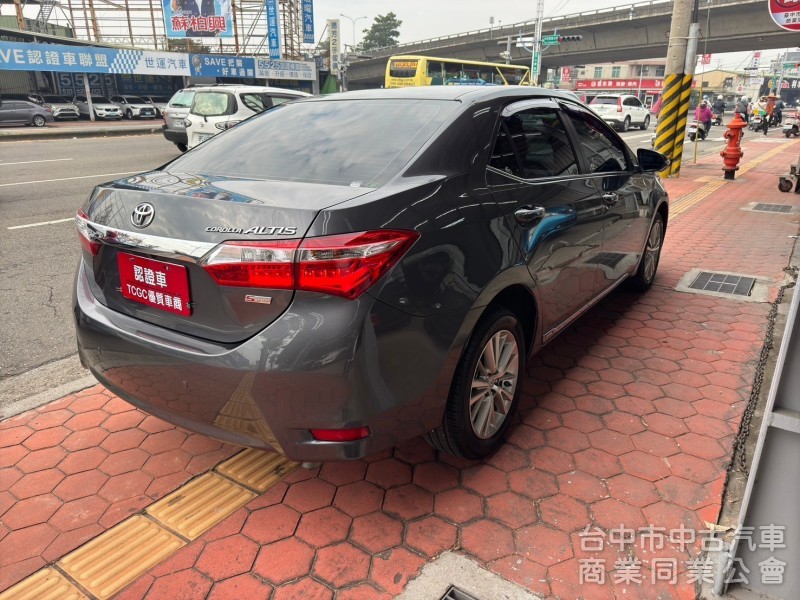 2016 Altis 1.8 S+ 跑三萬公里