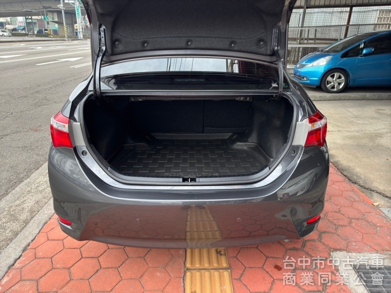 2016 Altis 1.8 S+ 跑三萬公里