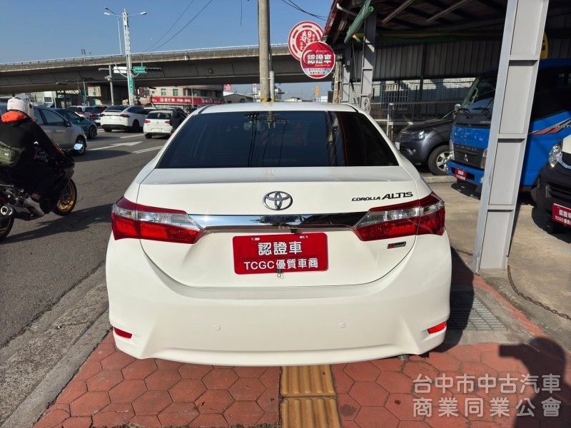 2015 Altis 1.8 跑四萬多 原廠保養