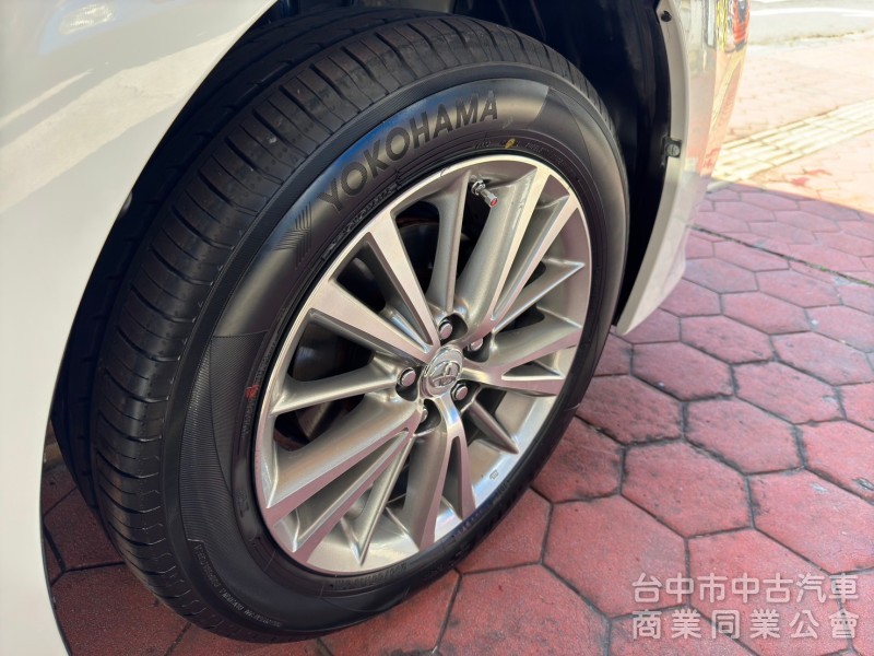 2015 Altis 1.8 跑四萬多 原廠保養