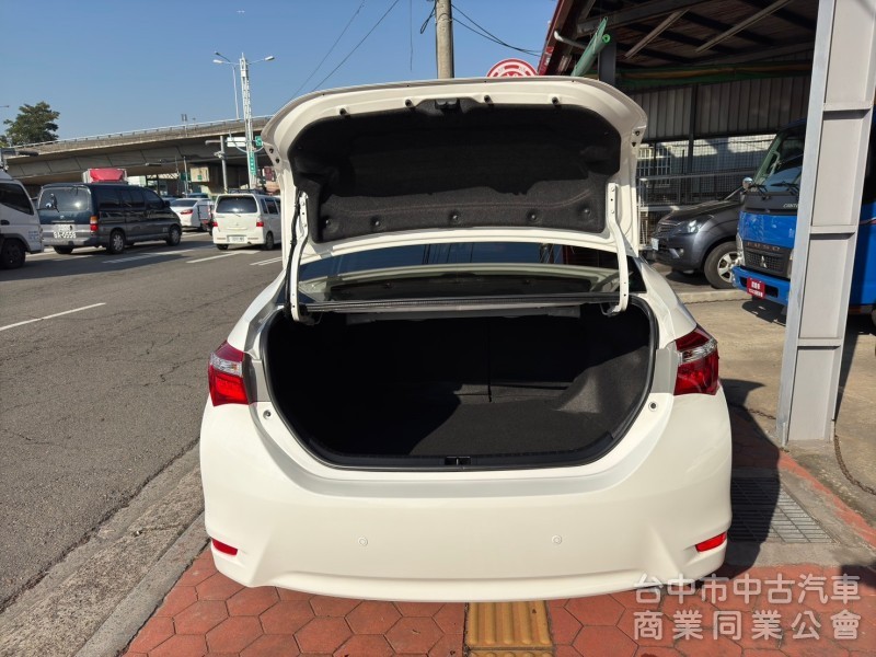 2015 Altis 1.8 跑四萬多 原廠保養