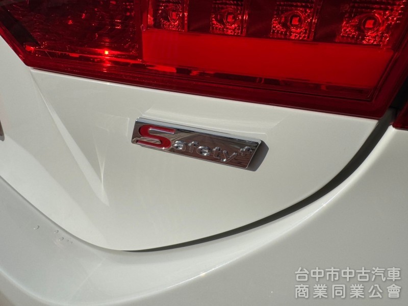 2015 Altis 1.8 跑四萬多 原廠保養