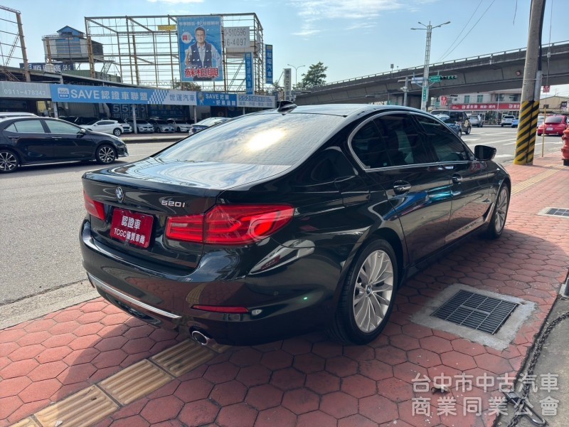 2017 BMW 520i 總代理 摸門 Carplay 大螢幕