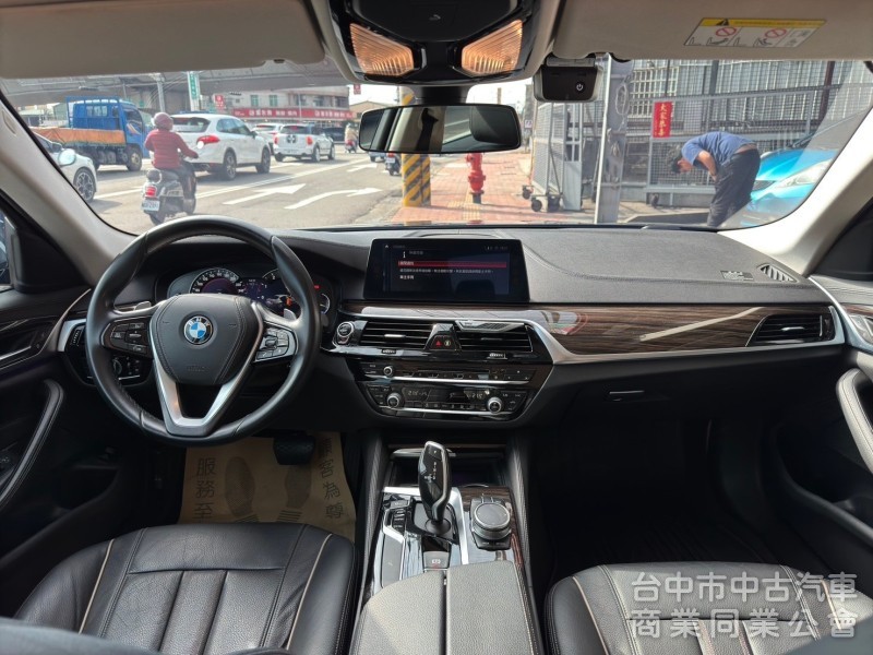 2017 BMW 520i 總代理 摸門 Carplay 大螢幕