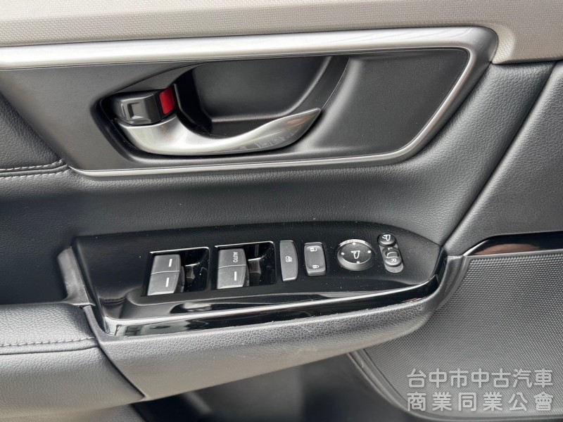 2019 CRV 1.5 VTi-S 跑八萬 原鈑件