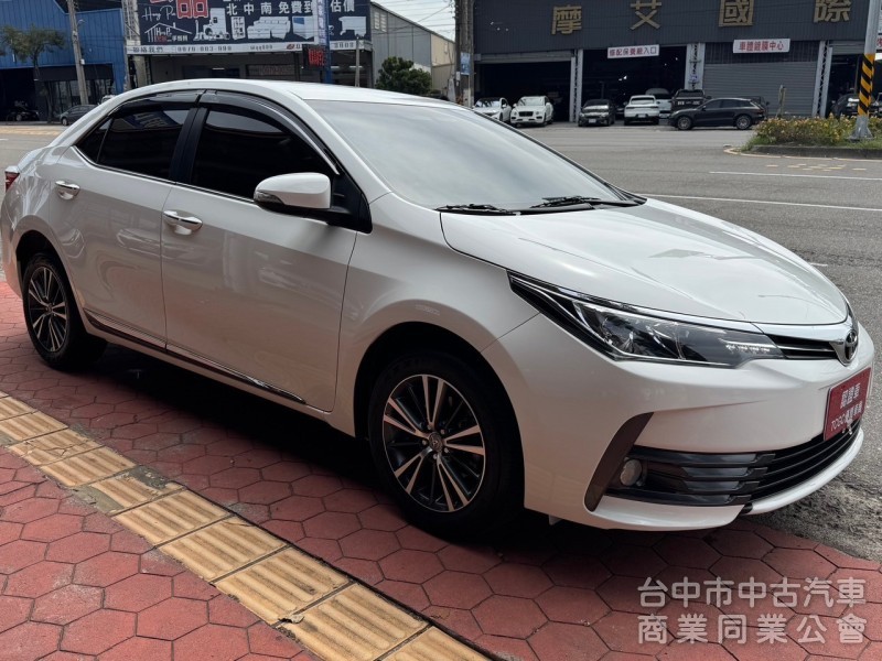 2017 Altis 1.8 經典 跑五萬 免鑰匙