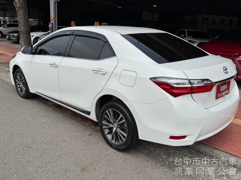 2017 Altis 1.8 經典 跑五萬 免鑰匙