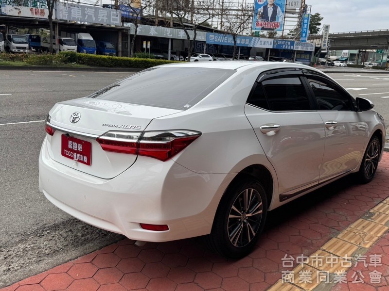 2017 Altis 1.8 經典 跑五萬 免鑰匙