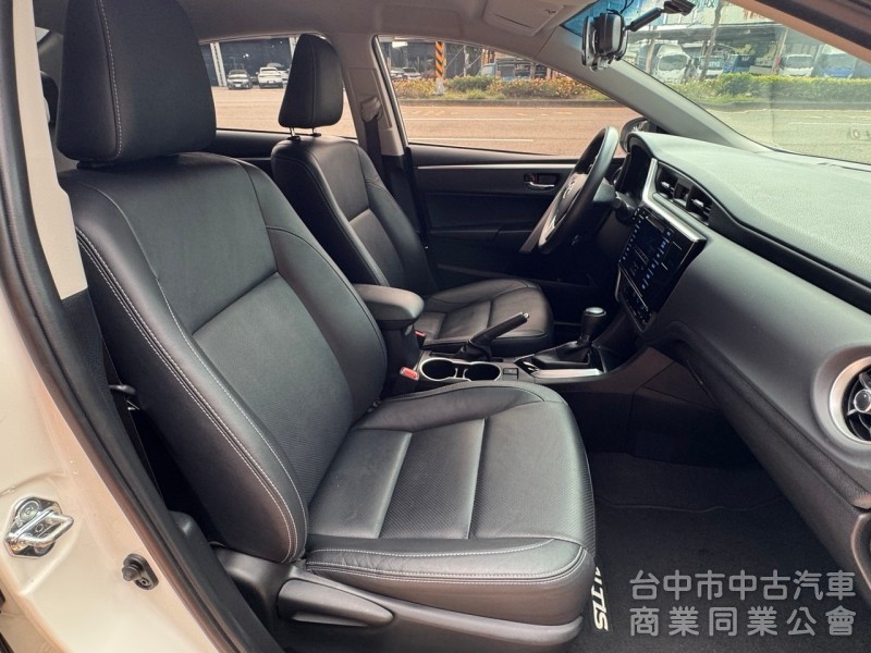 2017 Altis 1.8 經典 跑五萬 免鑰匙