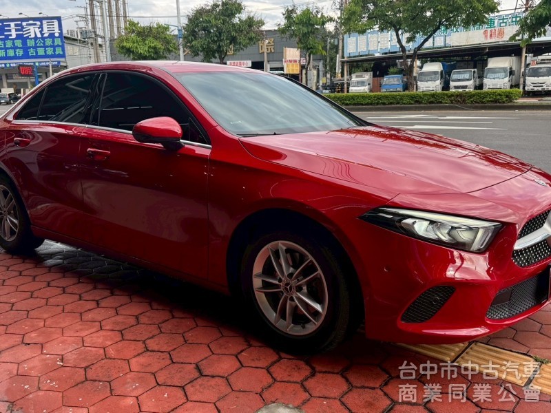 2019 A180 四門