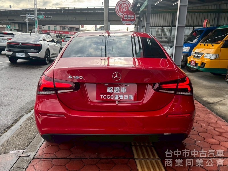 2019 A180 四門