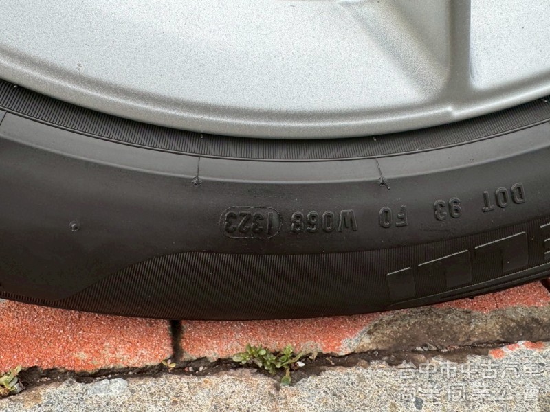 2019 A180 四門