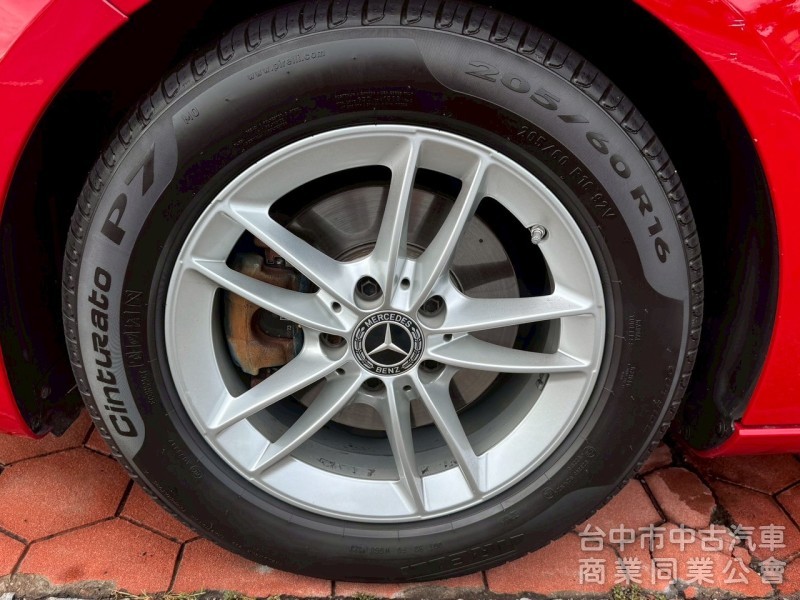 2019 A180 四門