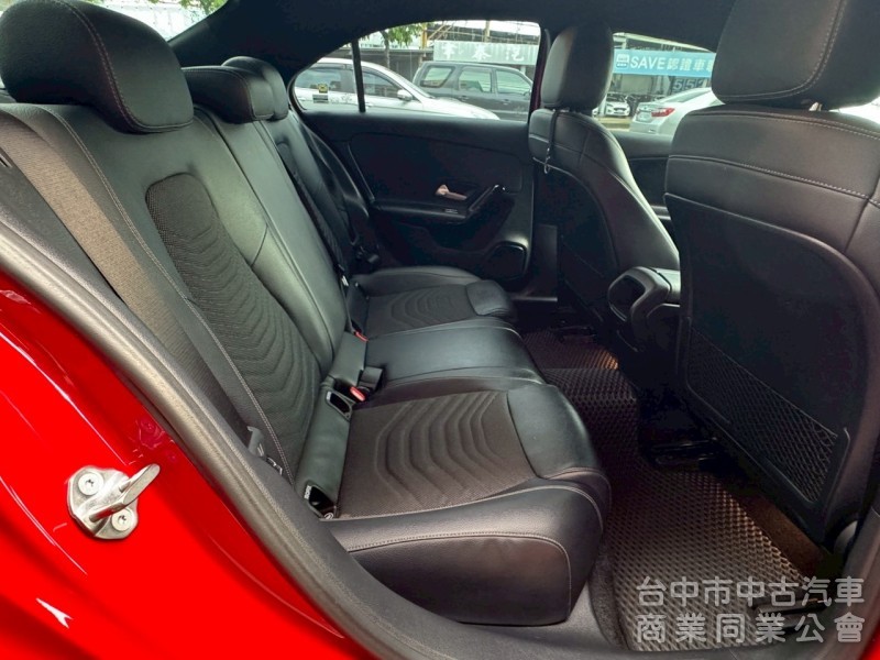 2019 A180 四門