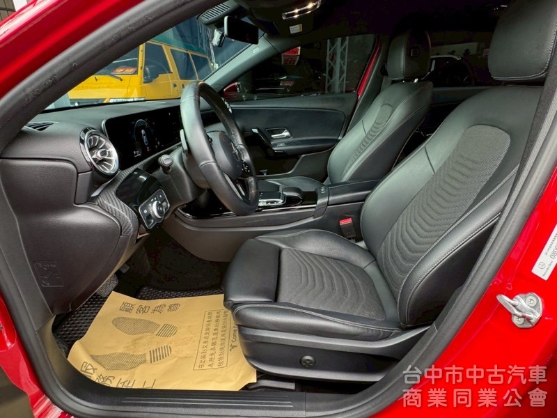 2019 A180 四門
