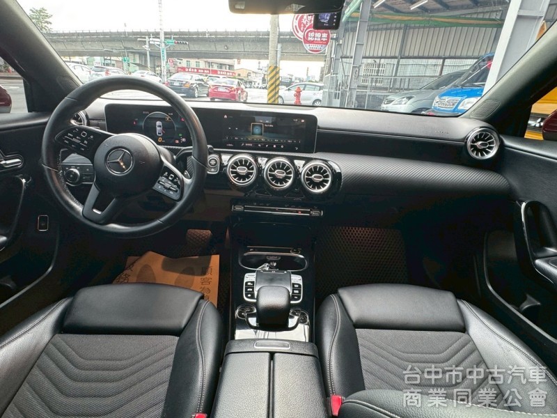 2019 A180 四門