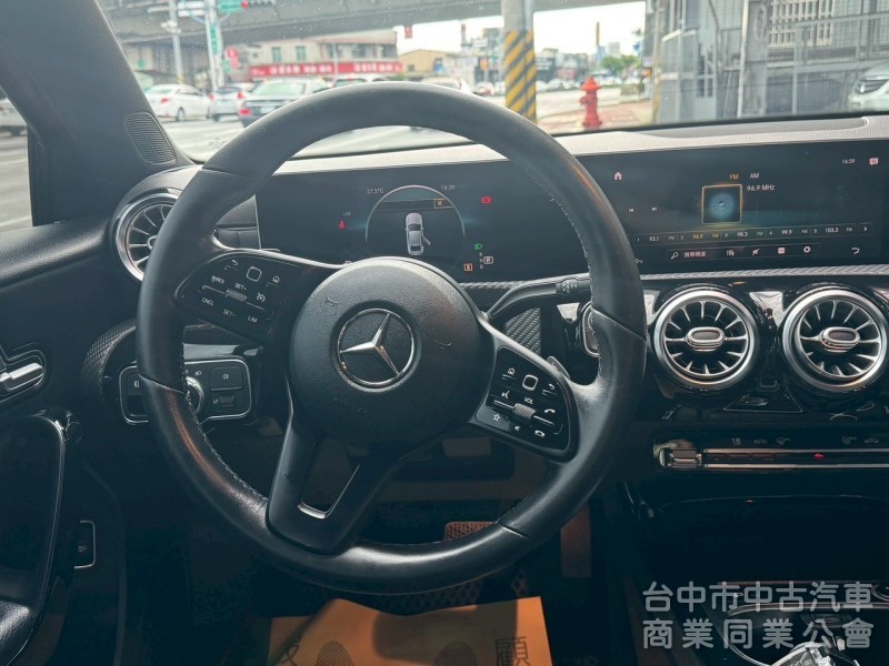 2019 A180 四門
