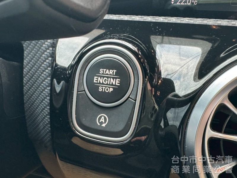 2019 A180 四門