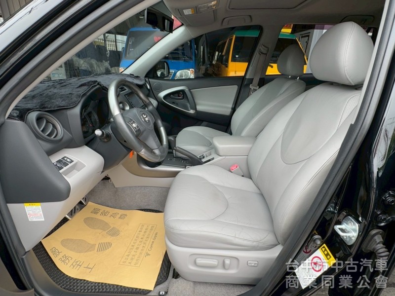 2009 Rav4 2.4 G 跑八萬多公里