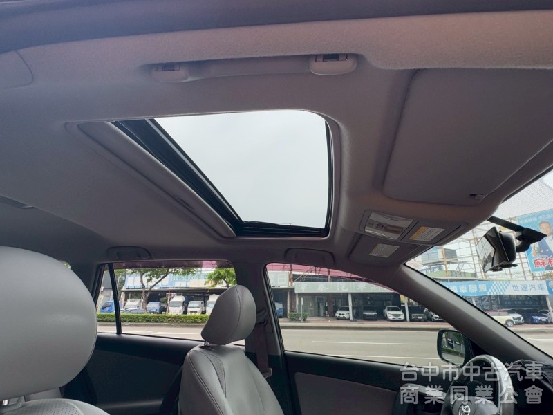 2009 Rav4 2.4 G 跑八萬多公里