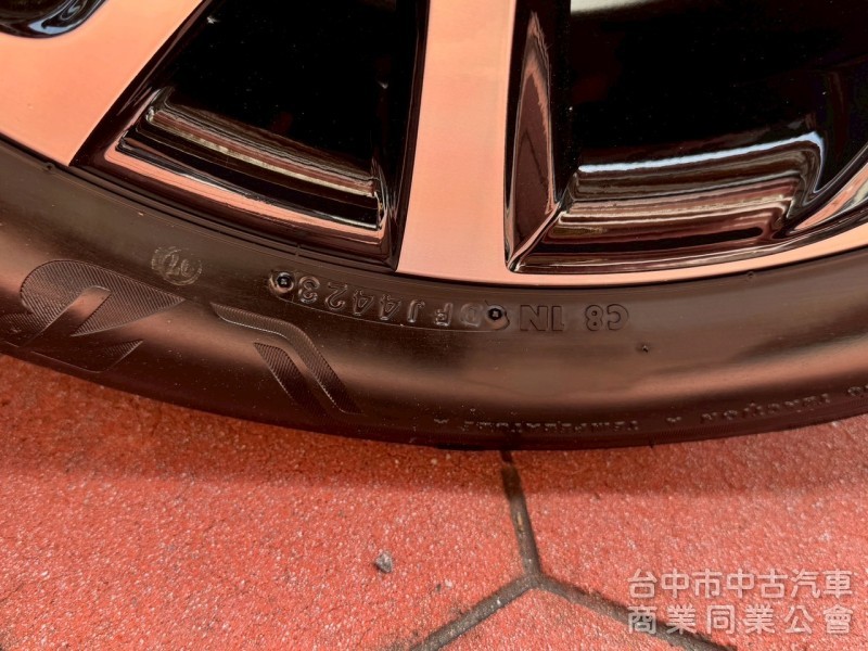 2019 CHR 1.2豪華 跑七萬多公里