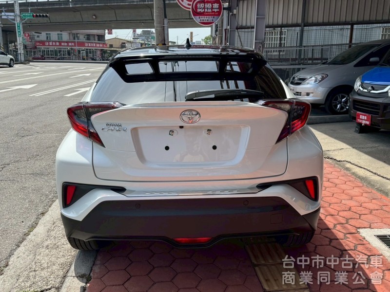 2019 CHR 1.2豪華 跑七萬多公里