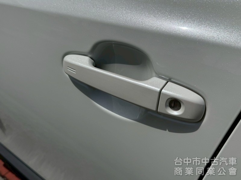 2019 CHR 1.2豪華 跑七萬多公里