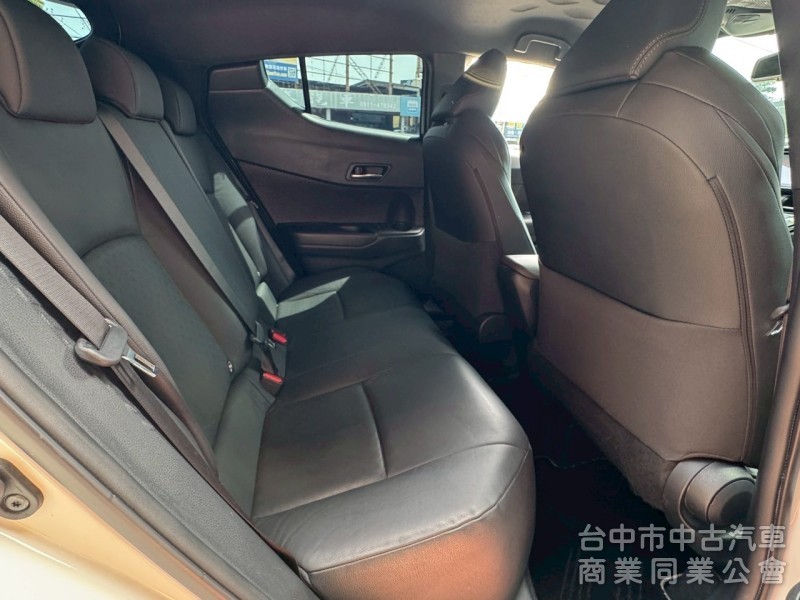 2019 CHR 1.2豪華 跑七萬多公里