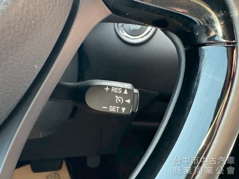 2019 CHR 1.2豪華 跑七萬多公里