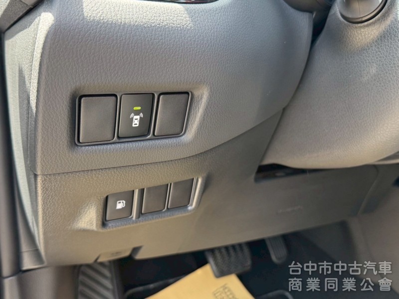 2019 CHR 1.2豪華 跑七萬多公里